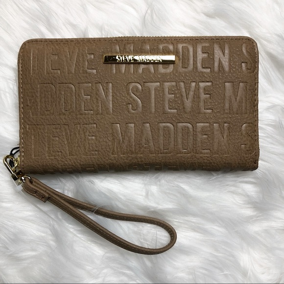 Steve Madden Handbags - Steve Madden faux leather wallet